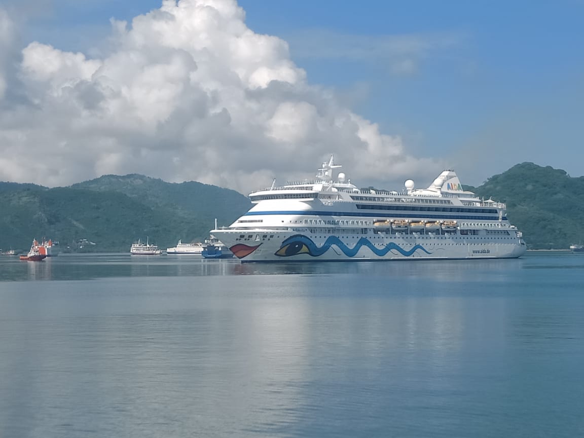 komodo cruise
