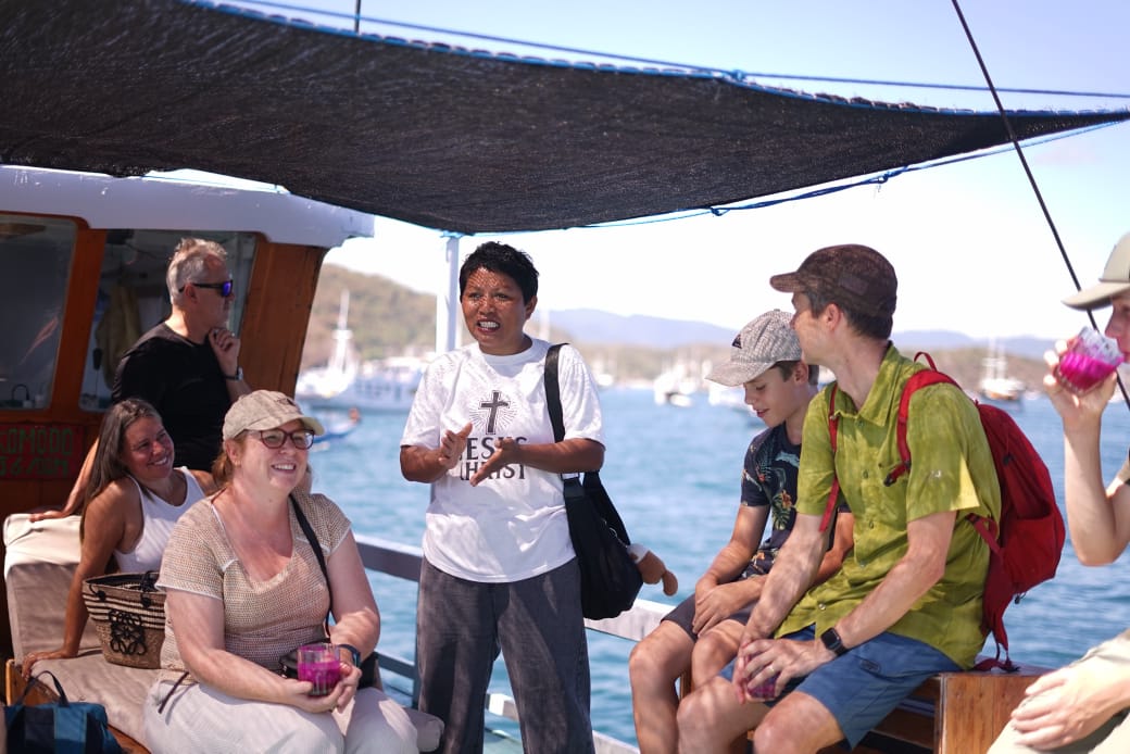 explore home komodo animals